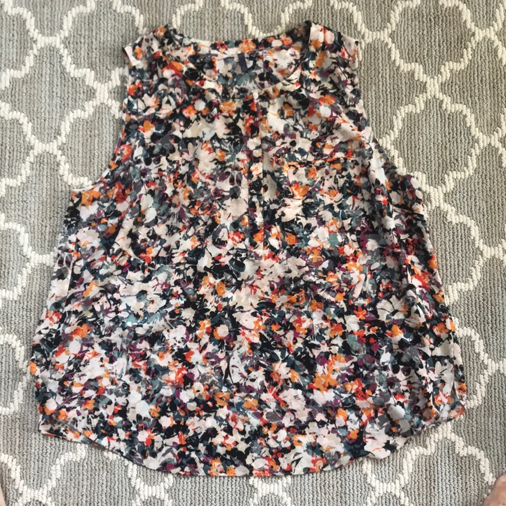 Sleeveless blouse
